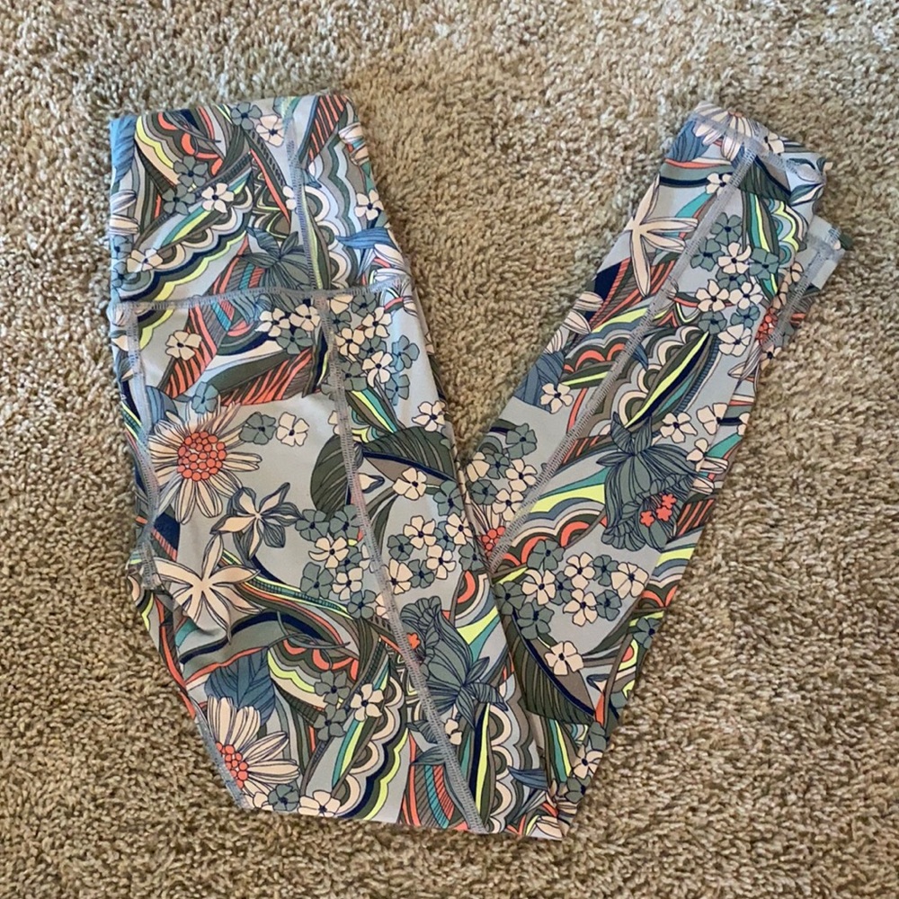 Victoria sport floral printed leggings